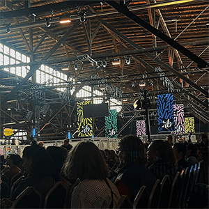 Blick von der Business Stage in die Halle