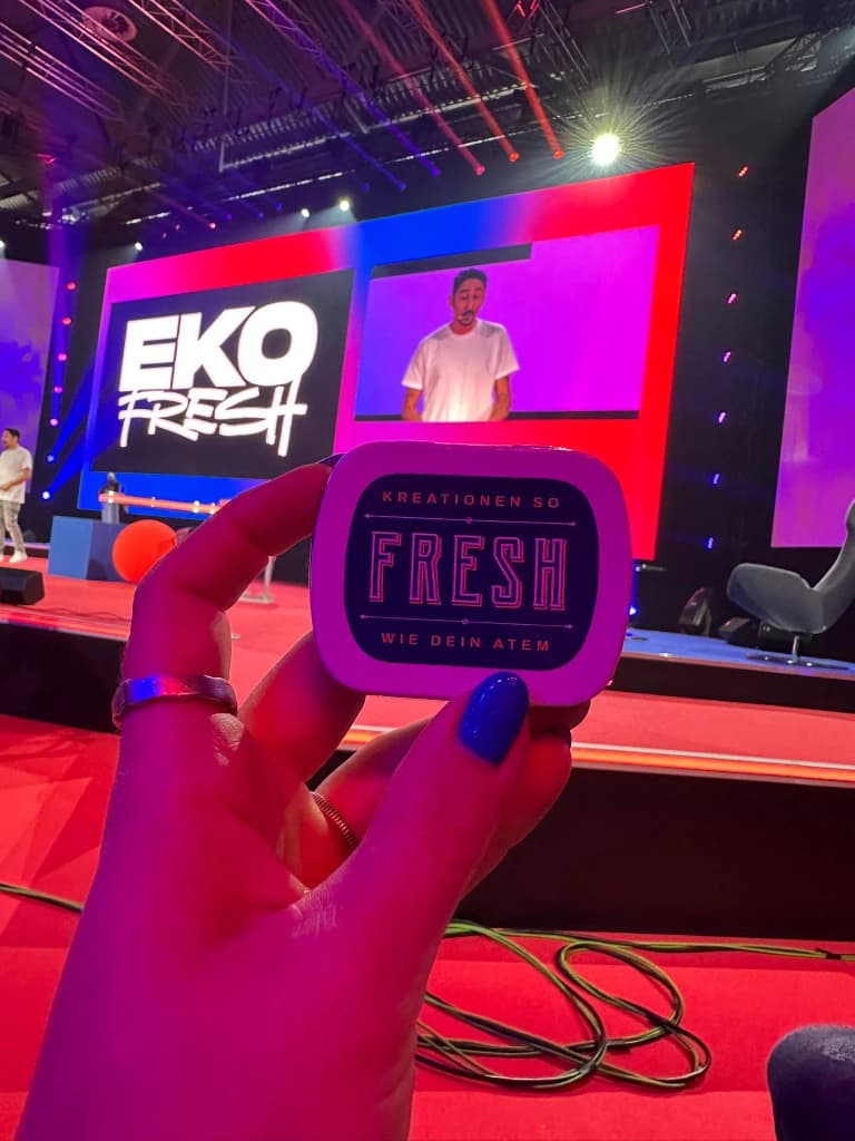 Rheindigital Merch (Mints mit der Aufschrift “Kreationen so fresh wie dein Atem”) bei dem Vortrag von Eko Fresh