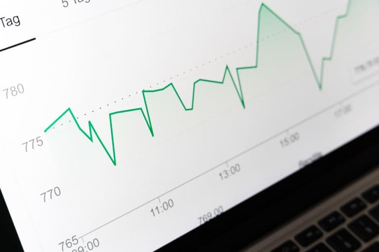 Messdaten Data Driven Marketing auf Laptopbildschirm.