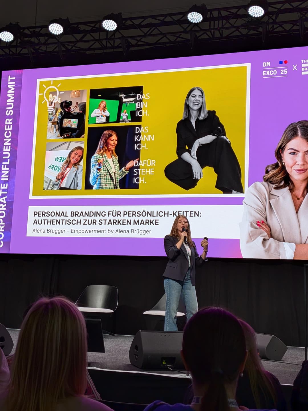 Alena Brügger auf der Bühne des Corporate Influencer Summit 2025 Alena Brügger auf der Bühne des Corporate Influencer Summit 2025